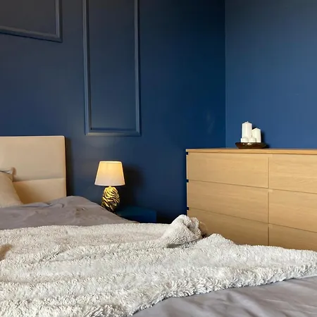 Gold - Podziemny Garaz Blisko Stadionu I Lotniska - Wygoda, Styl I Komfort *