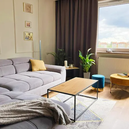 Gold - Podziemny Garaz Blisko Stadionu I Lotniska - Wygoda, Styl I Komfort Poznań