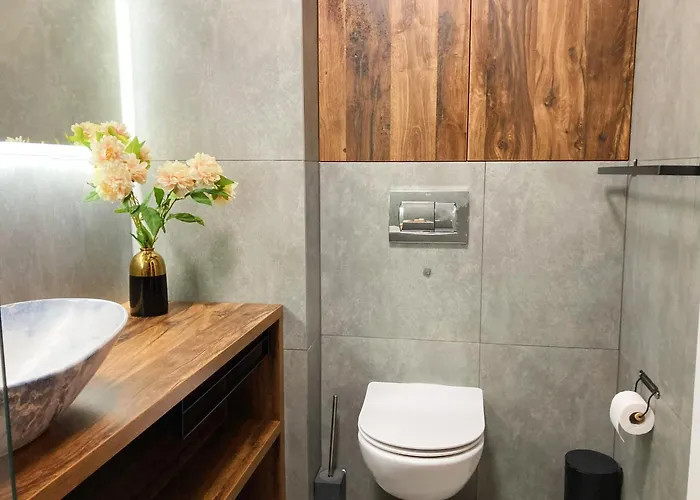 Gold - Podziemny Garaz Blisko Stadionu I Lotniska - Wygoda, Styl I Komfort * Poznań