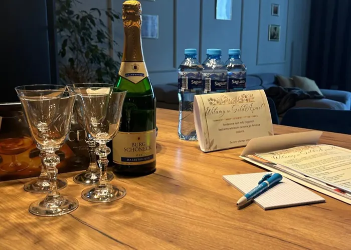 Apartman Gold - Podziemny Garaz Blisko Stadionu I Lotniska - Wygoda, Styl I Komfort *