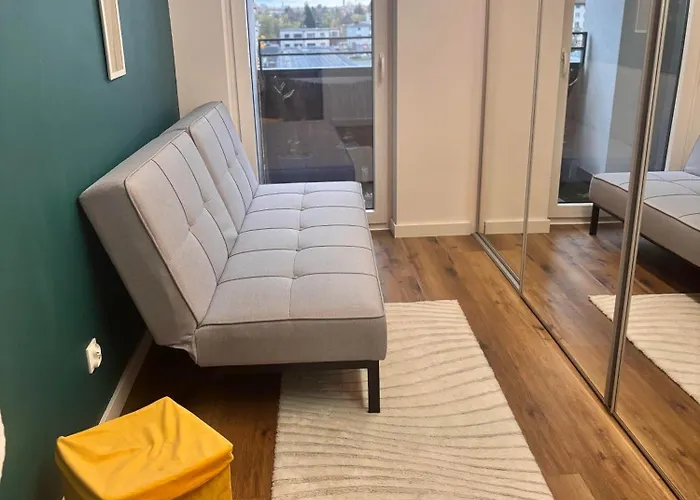 Gold - Podziemny Garaz Blisko Stadionu I Lotniska - Wygoda, Styl I Komfort 포즈난